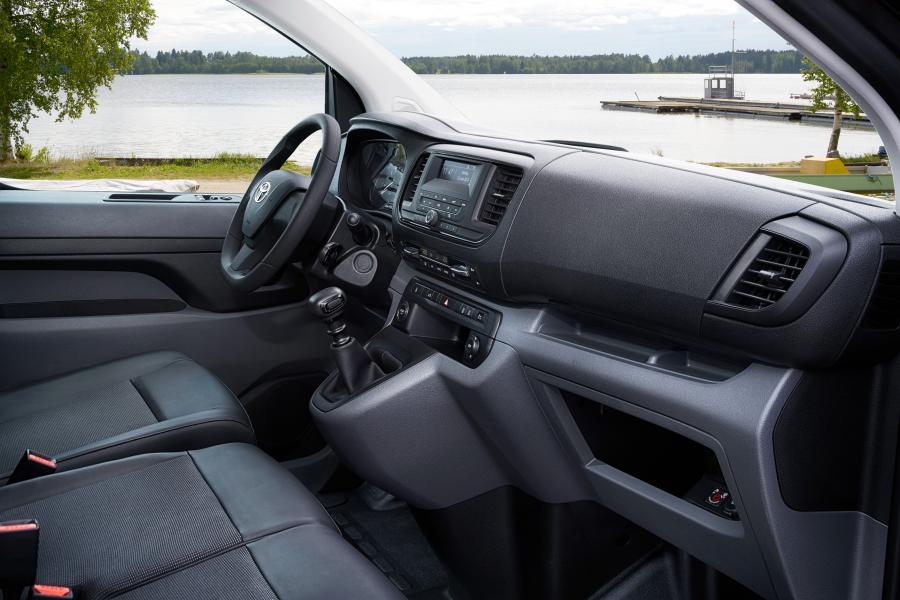 Интерьер Toyota ProAce Van 2016 года  (фото 4 из 44)